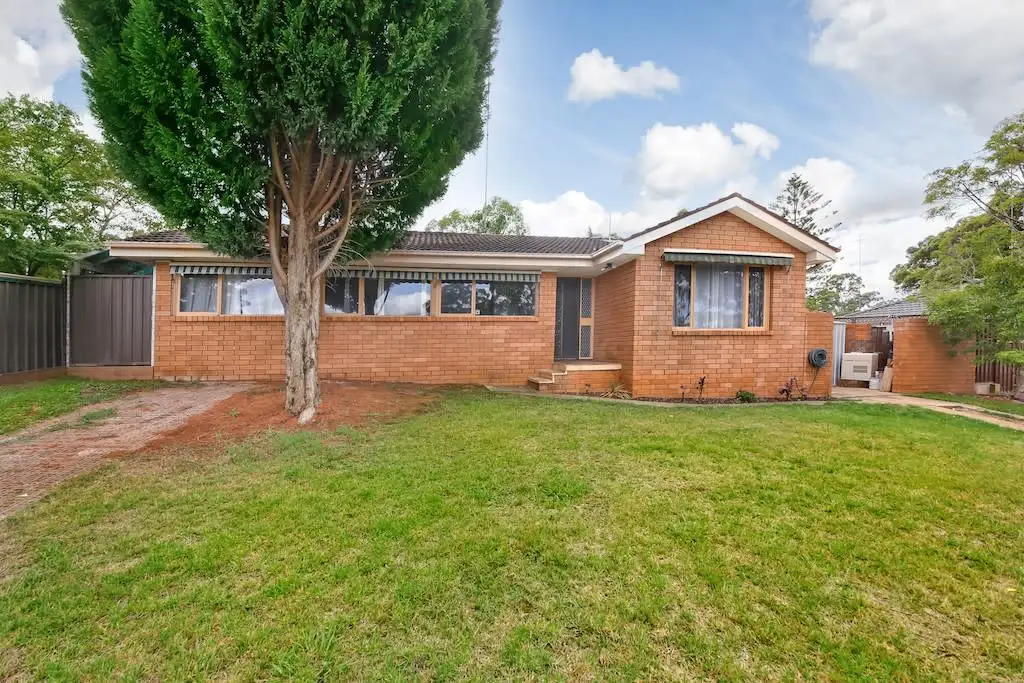 Main view of Homely house listing, 28 Pinaroo Crescent, Bradbury NSW 2560