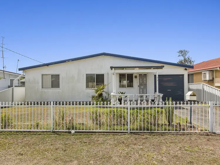 73 Ocean View Road, Gorokan NSW 2263