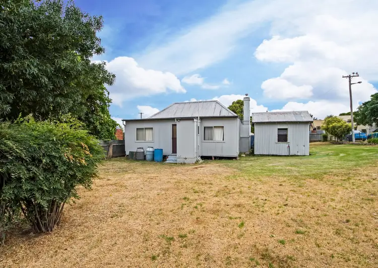 4 Brougham Street, Cowra NSW 2794