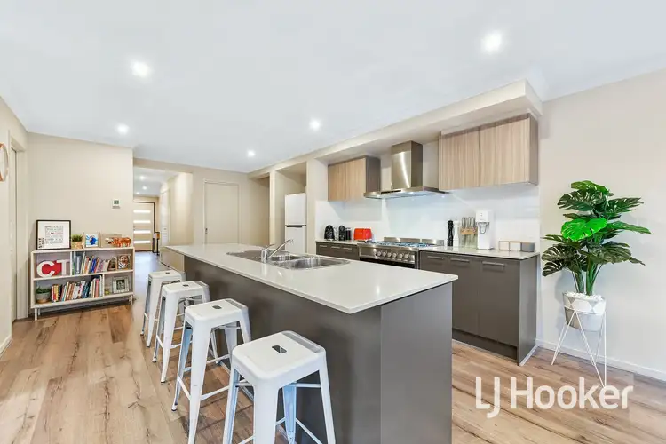 Fourth view of Homely house listing, 5 Vantage Drive, Pakenham VIC 3810
