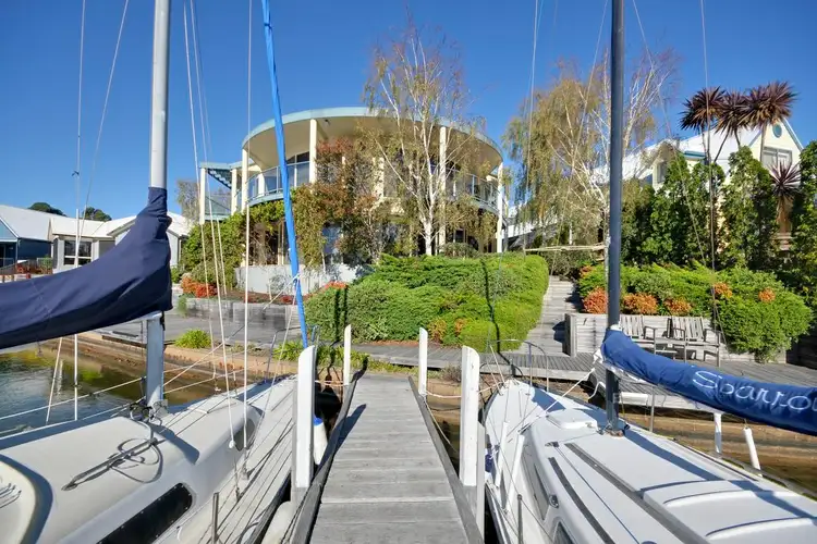 Townhouse 2/30 Aquarius Way, Paynesville VIC 3880