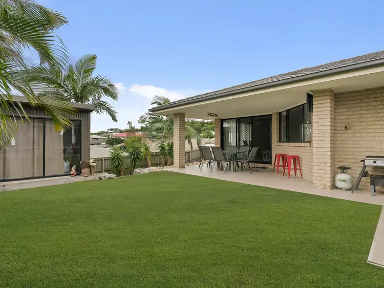 102 Wunburra Circle, Pacific Pines QLD 4211