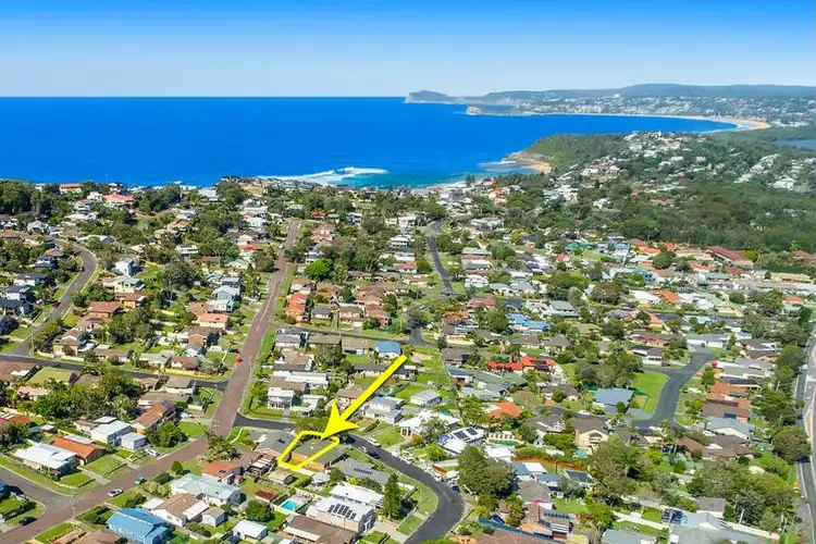 2/4 Joan Street, Forresters Beach NSW 2260