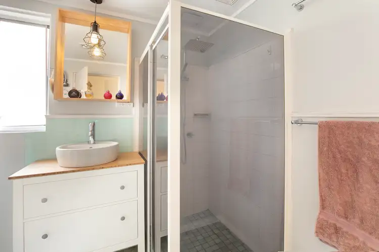 Fifth view of Homely unit listing, 2/4 Holborn Avenue, Dee Why NSW 2099