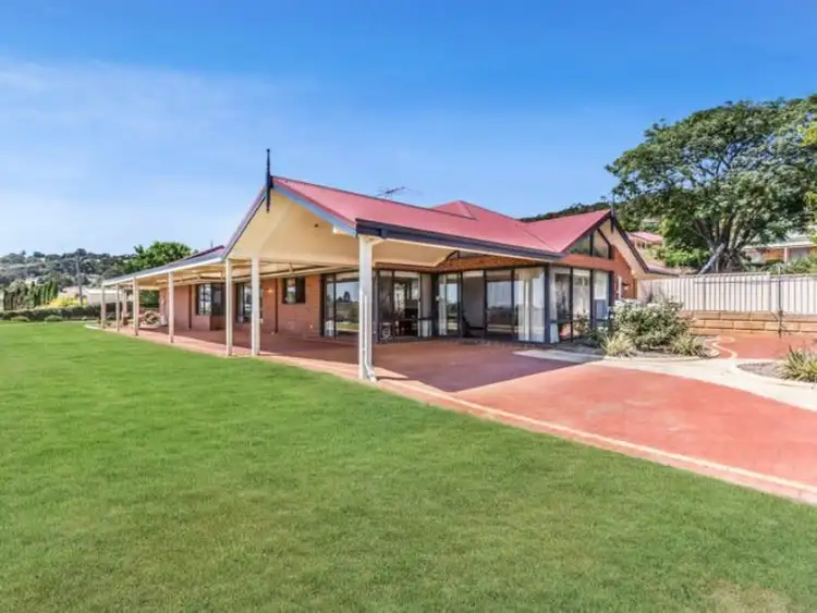 Seventh view of Homely house listing, 4 Billing Place, Mount Richon WA 6112
