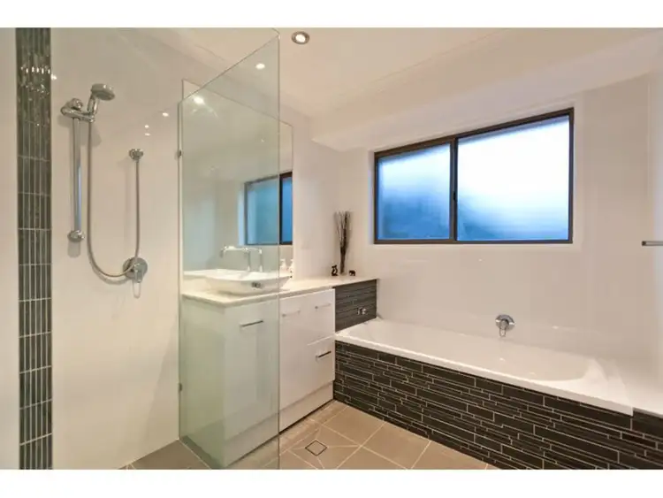 Sixth view of Homely house listing, 4 Joseph Place, Ormiston QLD 4160
