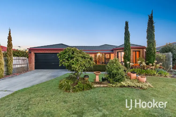 19 Gillian Place, Pakenham VIC 3810