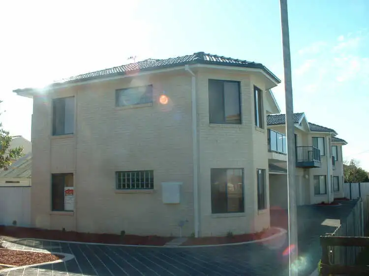 2/139 Ocean Parade, Blue Bay NSW 2261