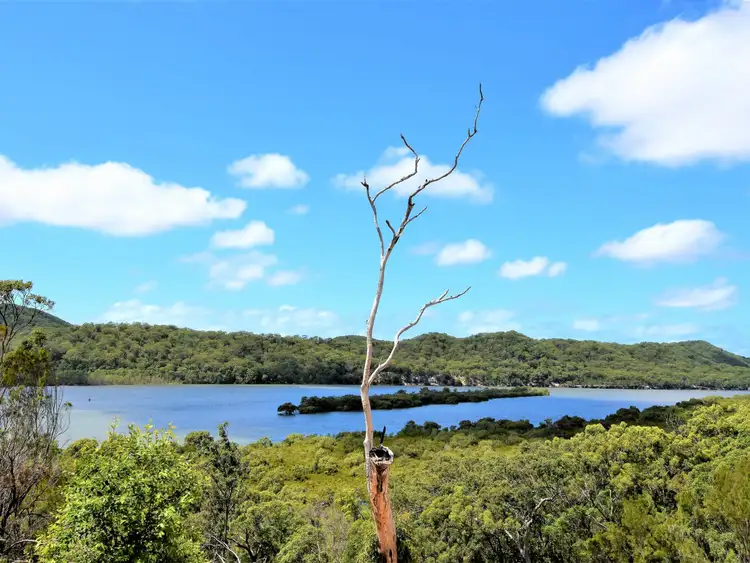 34 Leichhard Tce, Russell Island QLD 4184
