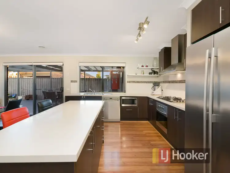 Fifth view of Homely house listing, 32 Bronson Circuit, Cranbourne North VIC 3977
