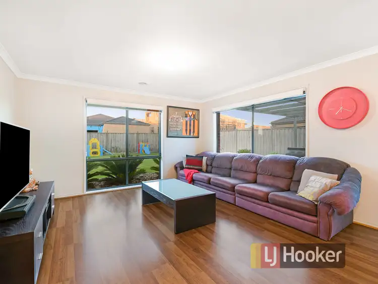 Sixth view of Homely house listing, 32 Bronson Circuit, Cranbourne North VIC 3977