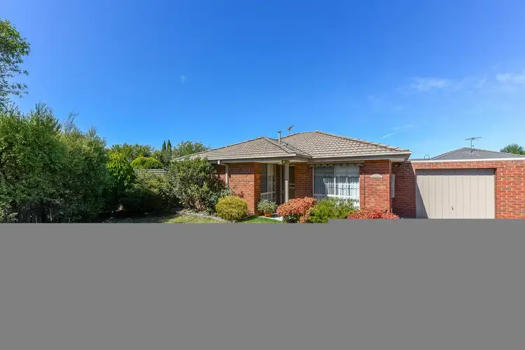 2/18 Katjusha Court, Pakenham VIC 3810