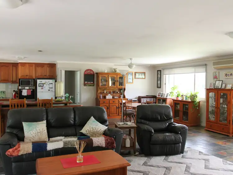 Seventh view of Homely house listing, 20 Weeks Court, Alexandra VIC 3714