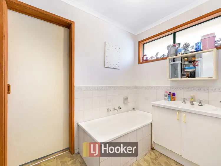 Fifth view of Homely house listing, 11 Natalie Court, Cranbourne West VIC 3977