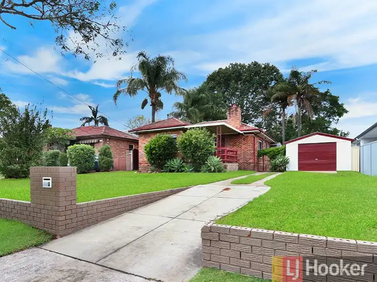 7 Arnold Street, Peakhurst NSW 2210