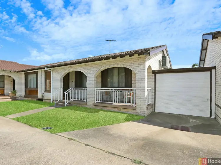 2/39 Bassett Street