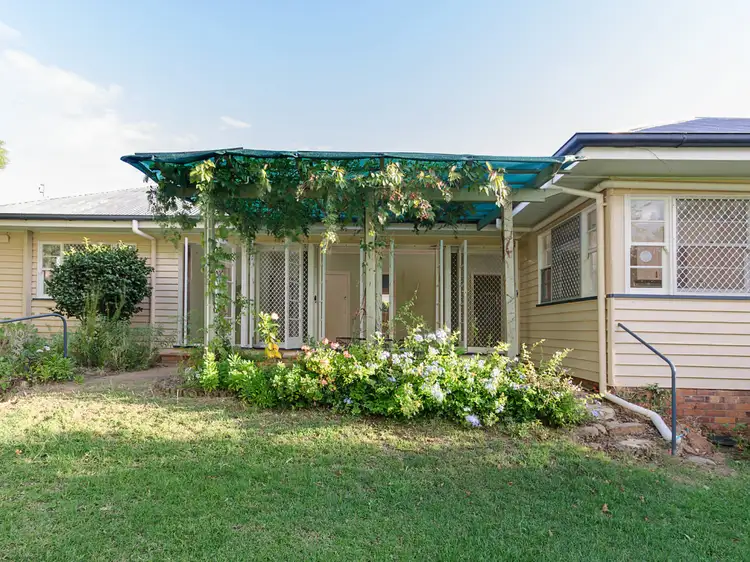 4 Deconlay Street, Warwick QLD 4370