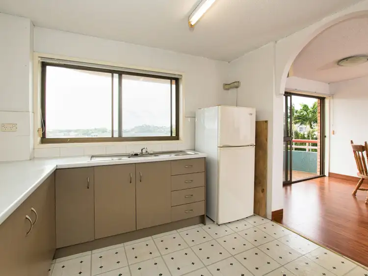 Sixth view of Homely unit listing, Unit 9/7 Kent Street, West Gladstone QLD 4680