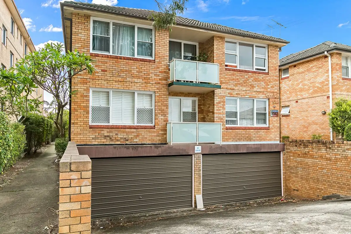 Main view of Homely unit listing, 2/30 Hercules Road, Brighton-le-sands NSW 2216