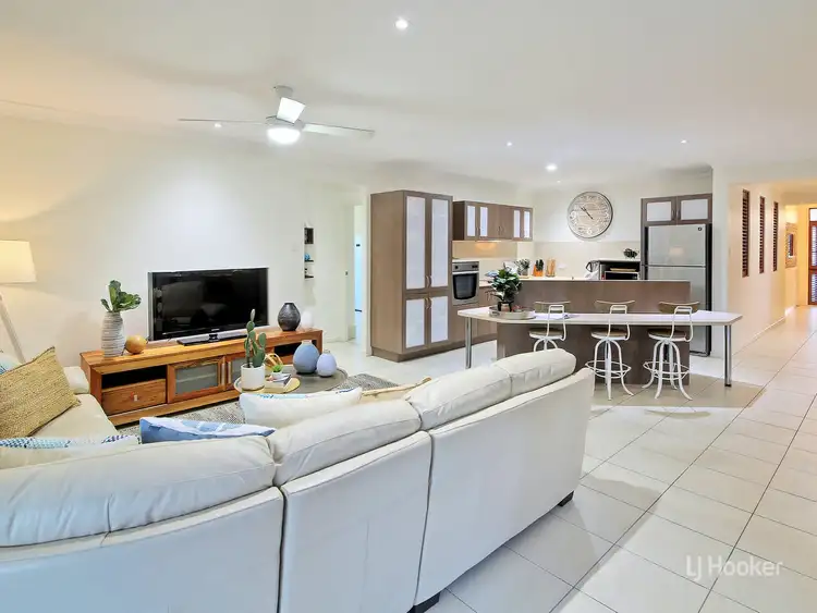 Second view of Homely house listing, 28 Lomond Place, Parkinson QLD 4115