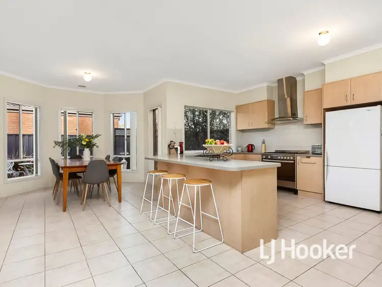 Fifth view of Homely house listing, 2 Friarbird Court, Point Cook VIC 3030