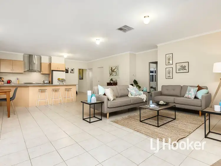 Sixth view of Homely house listing, 2 Friarbird Court, Point Cook VIC 3030