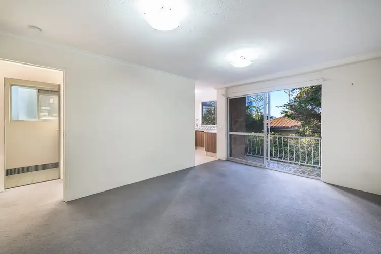 4/25 White Street, Southport QLD 4215