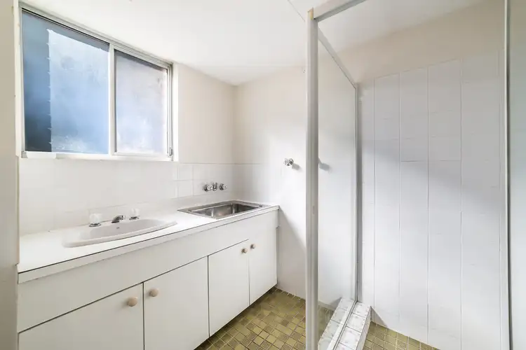 Fifth view of Homely unit listing, 4/25 White Street, Southport QLD 4215
