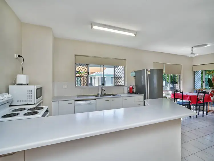 2/57 Sims Esplanade, Yorkeys Knob QLD 4878