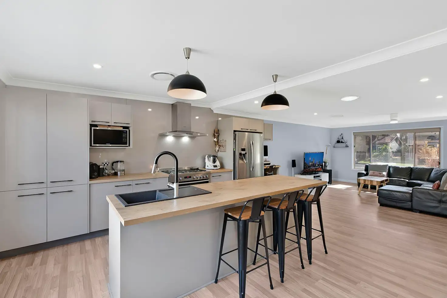 Main view of Homely house listing, 15 Kerry Crescent, Berkeley Vale NSW 2261