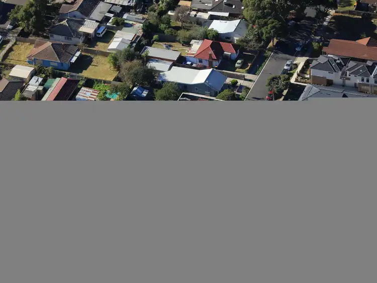 8 Mons Parade, Noble Park VIC 3174