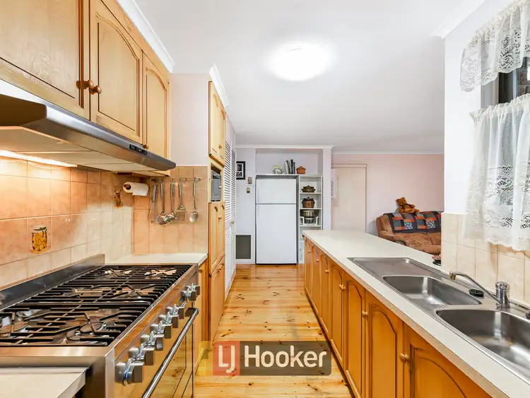 Fourth view of Homely house listing, 8 Judith Close, Narre Warren VIC 3805