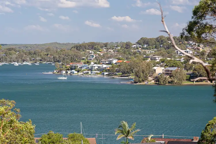42 Sunlight Parade, Fishing Point NSW 2283
