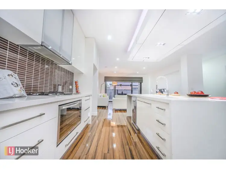 Seventh view of Homely house listing, 20 Viewside Crescent, Craigieburn VIC 3064