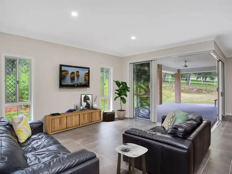 2/8 Foxtail Court, Tallai QLD 4213
