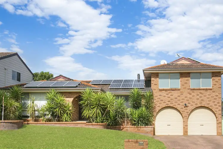 6 Thompson Place, Minto NSW 2566