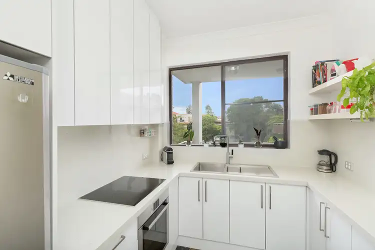 Second view of Homely unit listing, 15/119 Oaks Avenue, Dee Why NSW 2099