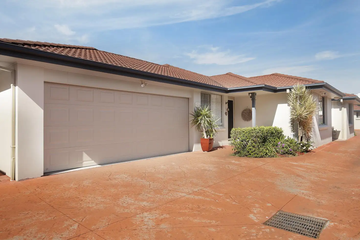 Main view of Homely villa listing, 3/26 Greenacre Road, Wollongong NSW 2500
