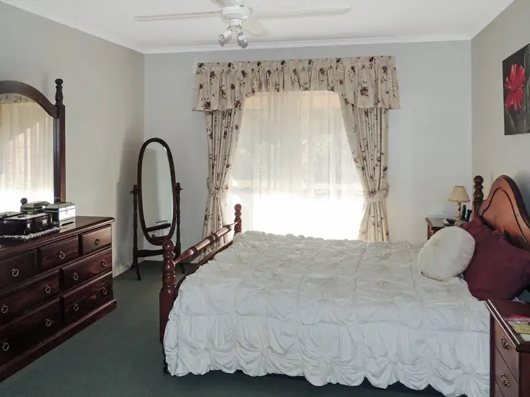 Fifth view of Homely house listing, 5 Kennon Court, Swan Hill VIC 3585