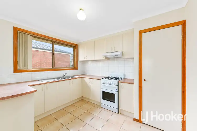 Fifth view of Homely house listing, 3 Rossi Close, Pakenham VIC 3810