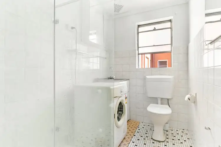 Fifth view of Homely unit listing, 2/1 Queens Road, Brighton-le-sands NSW 2216