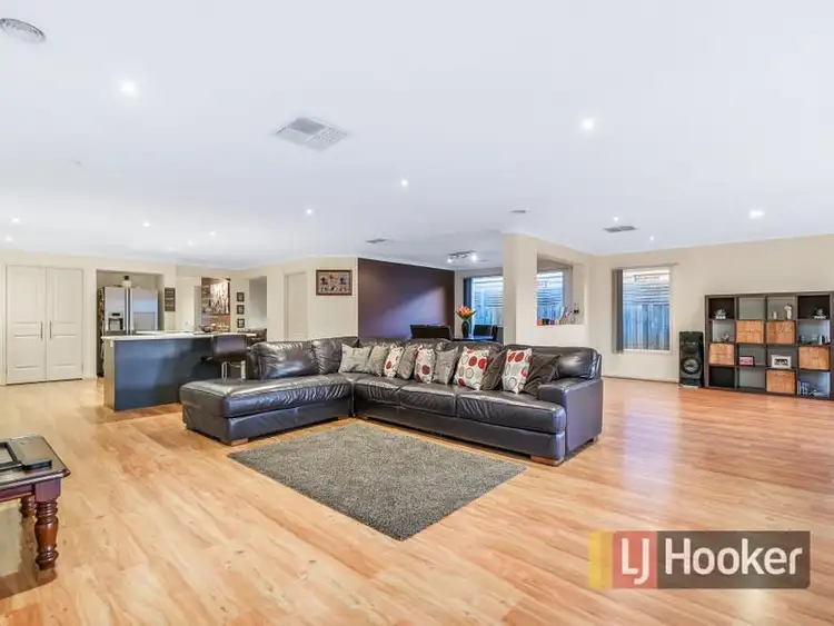 Fourth view of Homely house listing, 8 Streeton Court, Pakenham VIC 3810