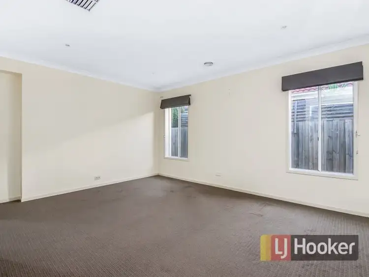 Seventh view of Homely house listing, 8 Streeton Court, Pakenham VIC 3810