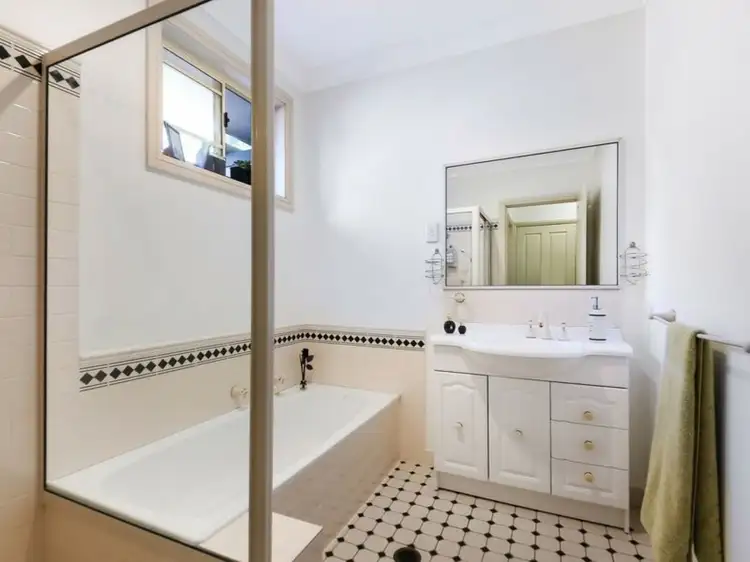 Sixth view of Homely house listing, 2E/5-15 William Street, Botany NSW 2019