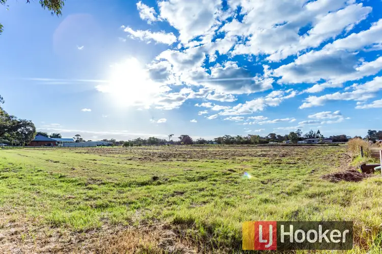 42 Roberts Road, Hamel WA 6215