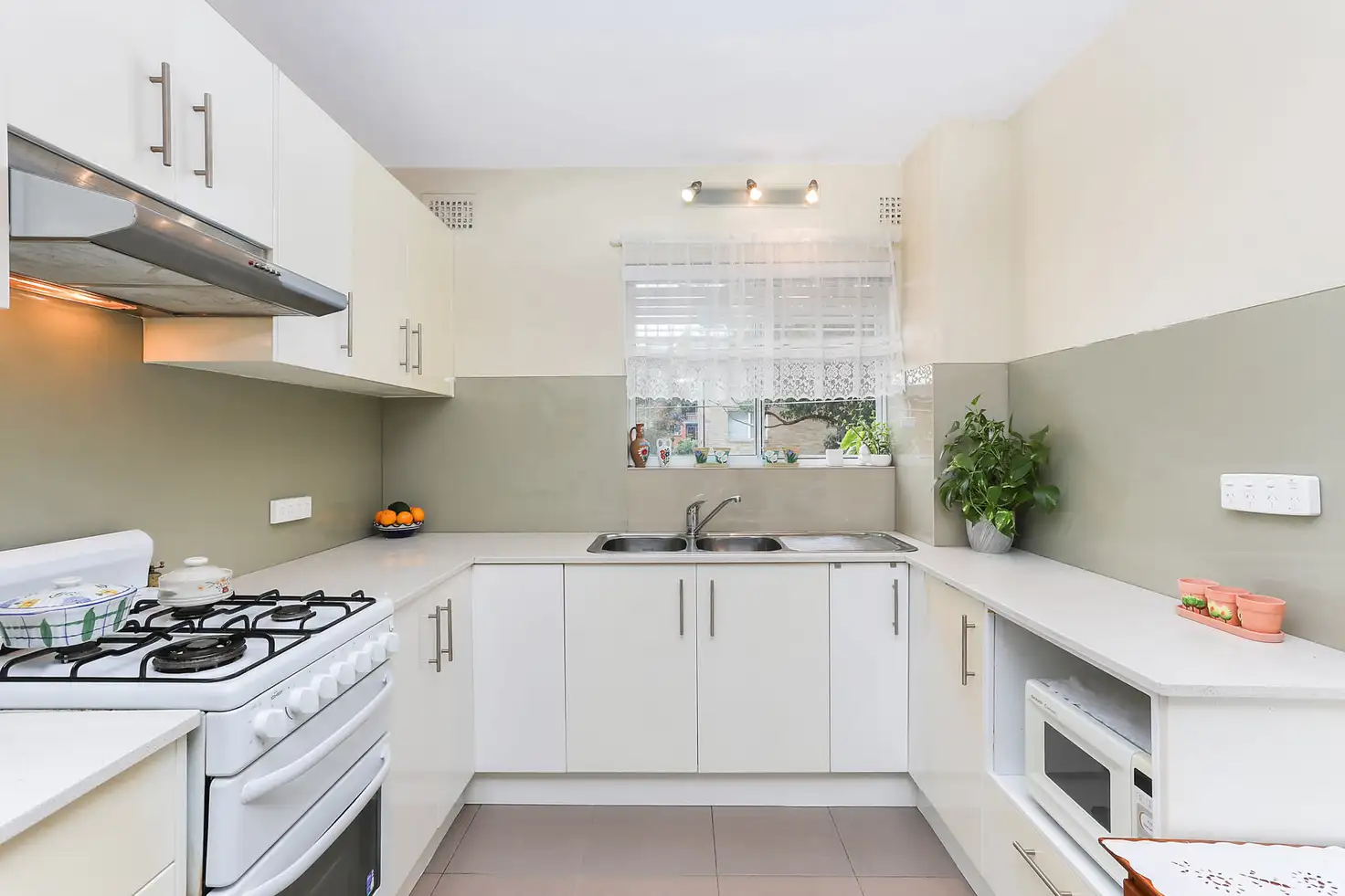 Main view of Homely apartment listing, 5/6 Barber Avenue, Eastlakes NSW 2018