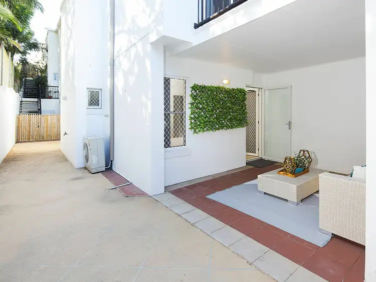 Main view of Homely unit listing, 2/30 Tamar Street, Annerley QLD 4103