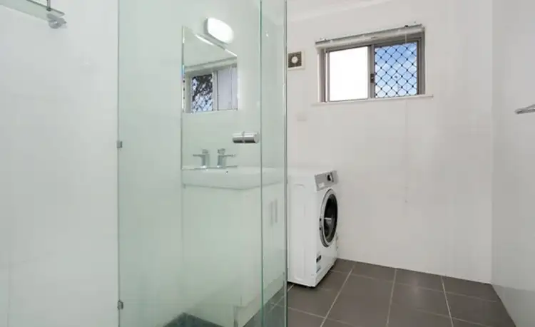Fifth view of Homely unit listing, 1/126 Marine Parade, Southport QLD 4215