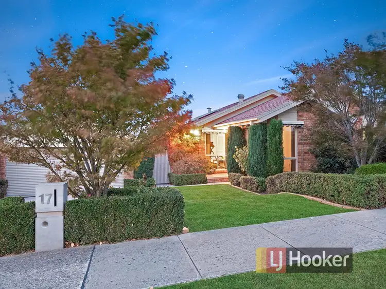 17 Innes Court, Berwick VIC 3806
