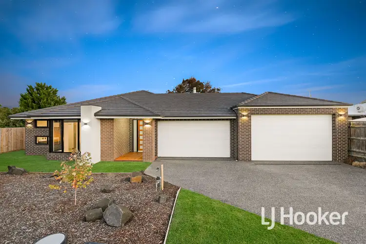 16 Royanne Close, Bunyip VIC 3815